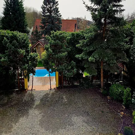 Luxury House With Private Pool, Holiday home *