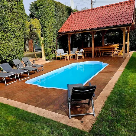 Luxury House With Private Pool, Holiday home